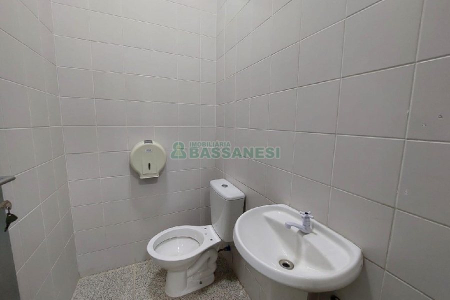 Loja com 160m², no bairro Lourdes em Caxias do Sul para Alugar