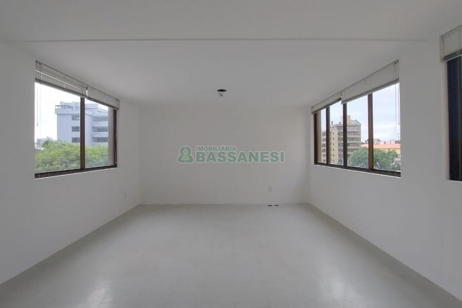 Sala com 40m², no bairro São Pelegrino em Caxias do Sul para Comprar