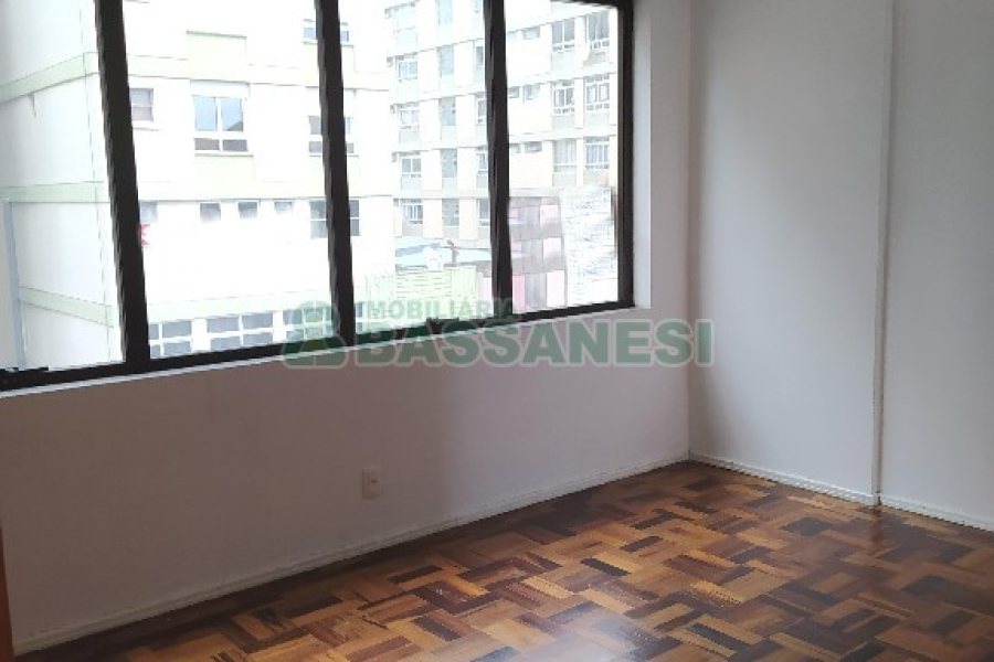 Sala com 167m², no bairro Centro em Caxias do Sul para Alugar