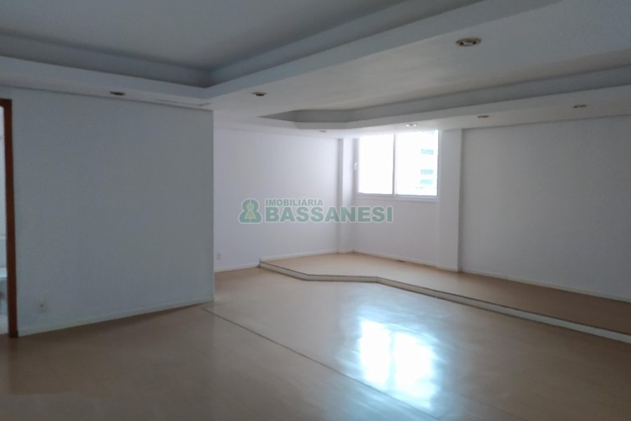Sala com 167m², no bairro Centro em Caxias do Sul para Alugar