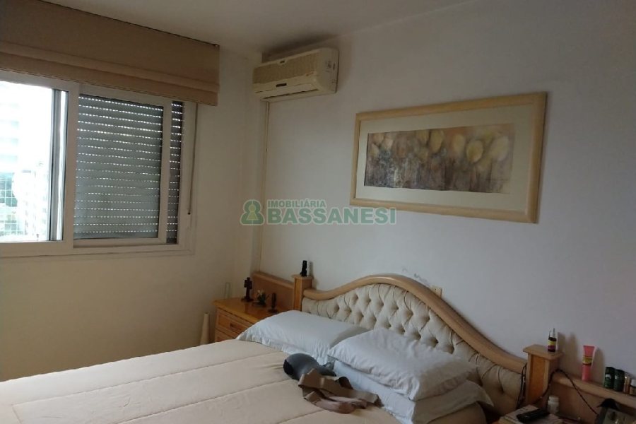 Apartamento com 129m², 3 dormitórios, 1 vaga, no bairro Lourdes em Caxias do Sul para Comprar