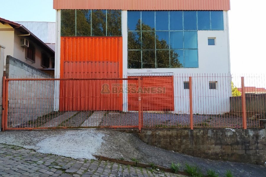 Pavilhão com 350m², no bairro Sanvitto em Caxias do Sul para Alugar