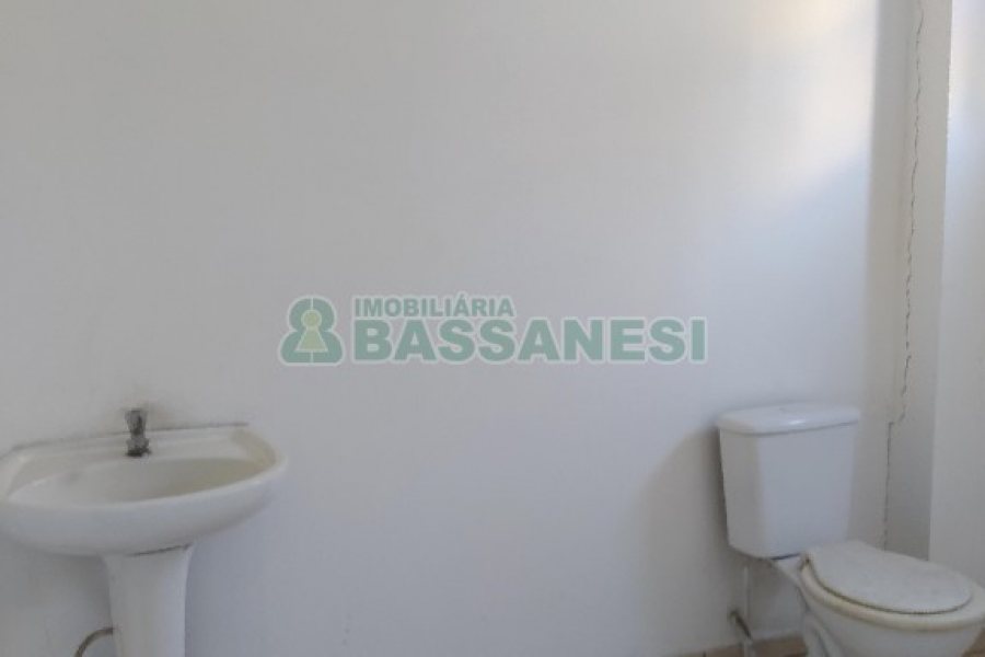 Pavilhão com 350m², no bairro Sanvitto em Caxias do Sul para Alugar