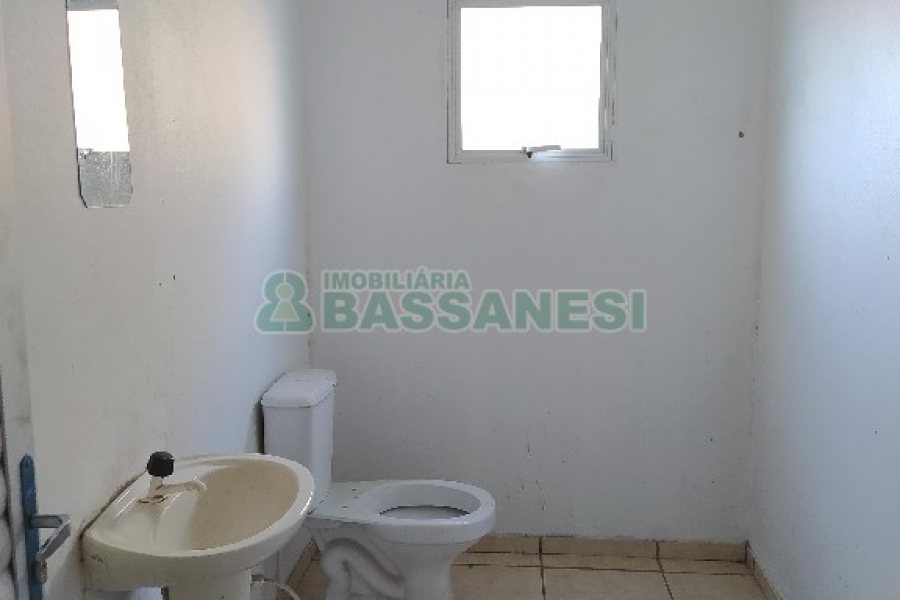 Pavilhão com 350m², no bairro Sanvitto em Caxias do Sul para Alugar