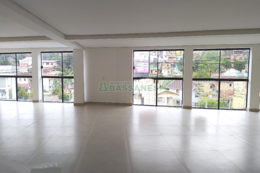 Sobreloja com 220m², no bairro São Leopoldo em Caxias do Sul para Alugar