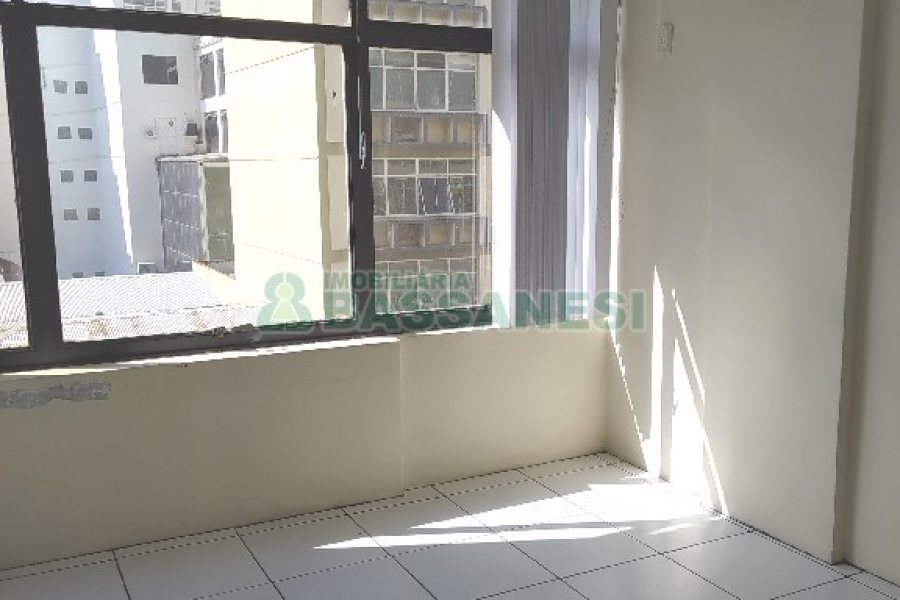 Sala com 62m², no bairro Centro em Caxias do Sul para Comprar