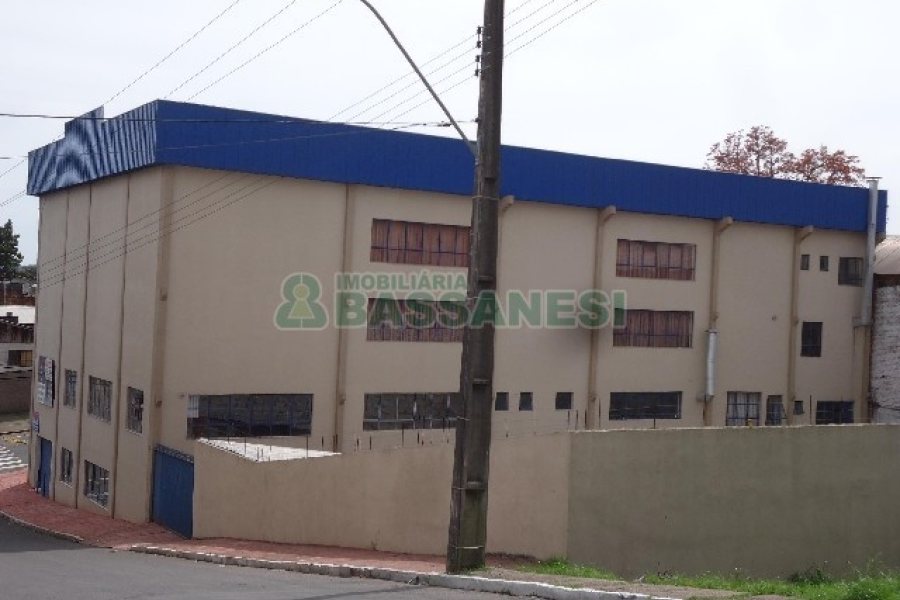 Loja com 750m², no bairro Centro em Caxias do Sul para Alugar