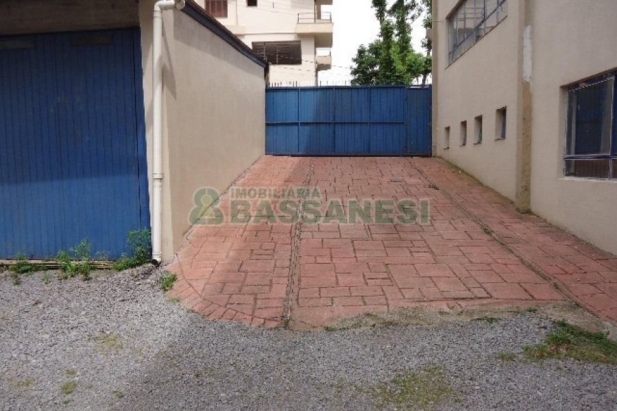 Loja com 750m², no bairro Centro em Caxias do Sul para Alugar