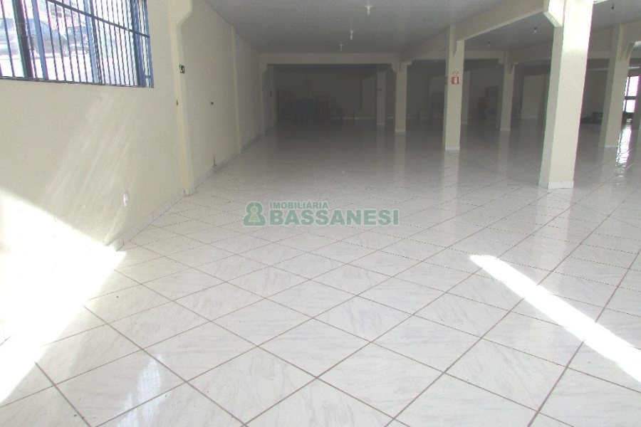 Loja com 750m², no bairro Centro em Caxias do Sul para Alugar