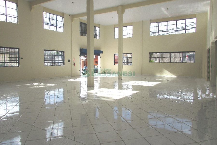 Loja com 750m², no bairro Centro em Caxias do Sul para Alugar