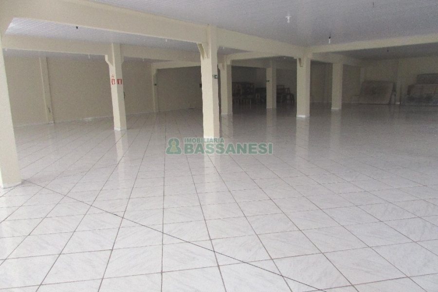Loja com 750m², no bairro Centro em Caxias do Sul para Alugar