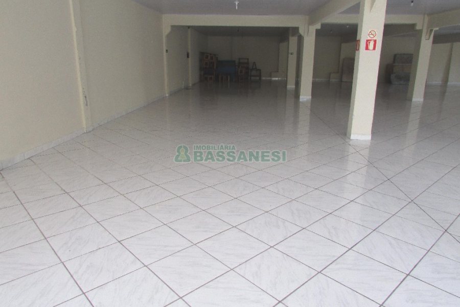 Loja com 750m², no bairro Centro em Caxias do Sul para Alugar