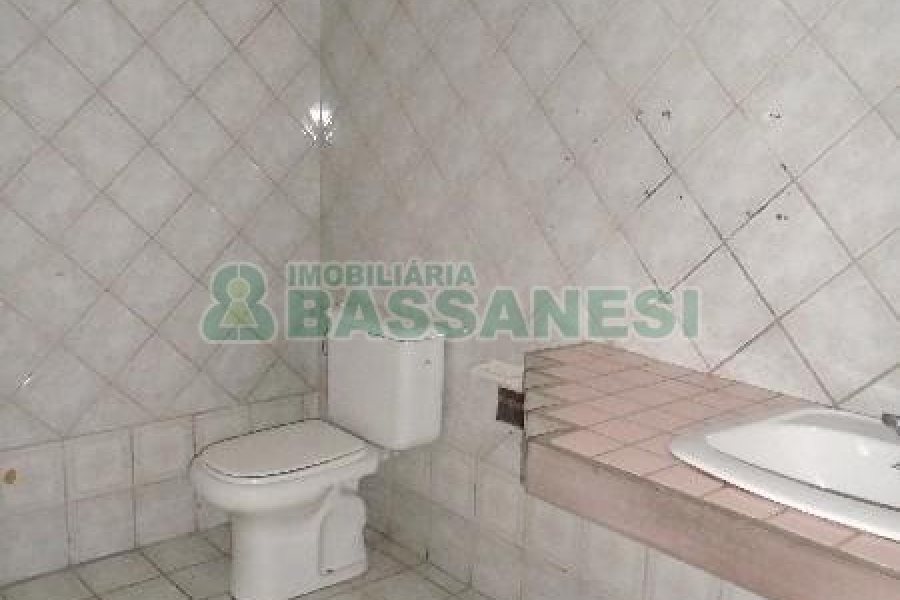 Loja com 415m², 2 vagas, no bairro Centro em Caxias do Sul para Alugar