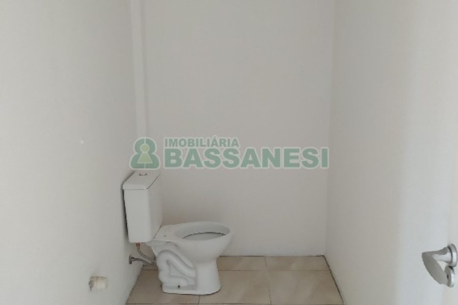 Loja com 240m², 3 vagas, no bairro Centro em Caxias do Sul para Alugar