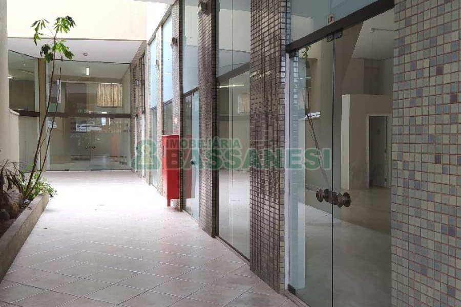 Loja com 240m², 3 vagas, no bairro Centro em Caxias do Sul para Alugar