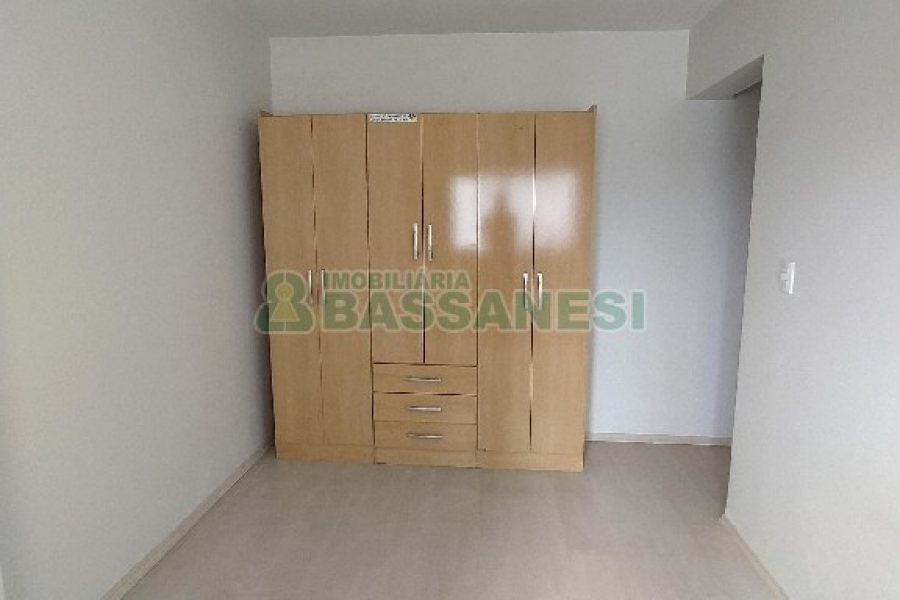 Apartamento com 95m², 3 dormitórios, 2 vagas, no bairro Medianeira em Caxias do Sul para Comprar