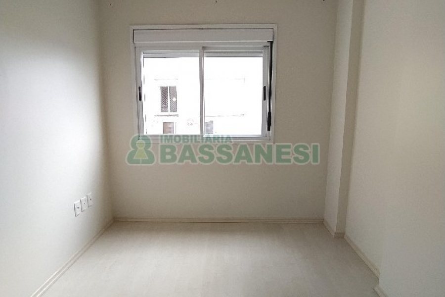 Apartamento com 95m², 3 dormitórios, 2 vagas, no bairro Medianeira em Caxias do Sul para Comprar