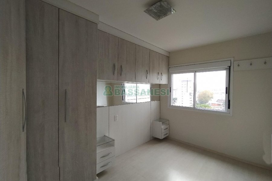 Apartamento com 95m², 3 dormitórios, 2 vagas, no bairro Medianeira em Caxias do Sul para Comprar