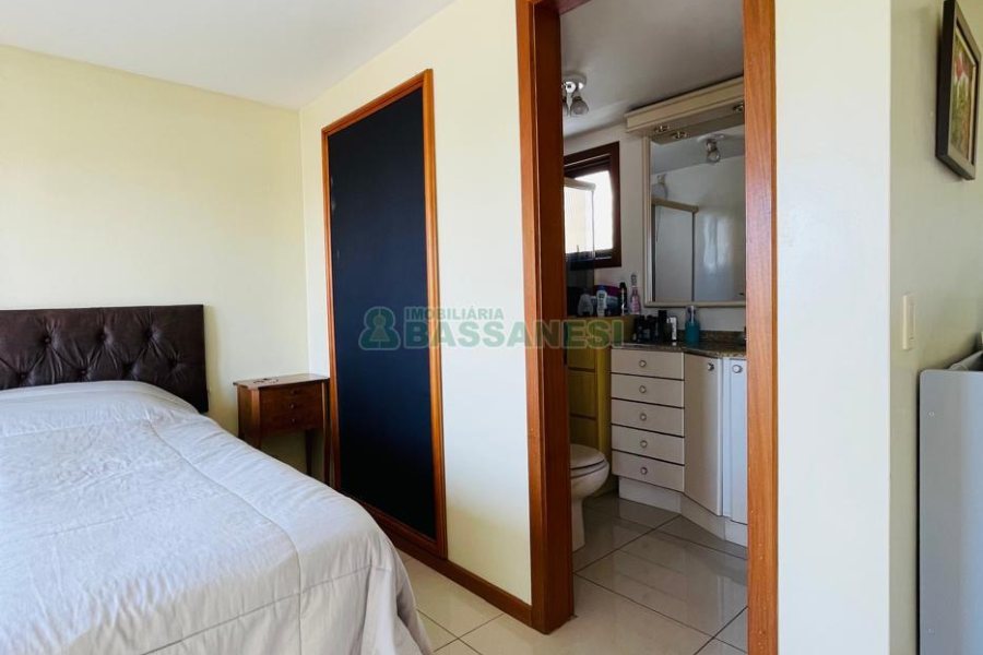 Apto Mobiliado com 262m², 3 dormitórios, 2 vagas, no bairro Centro em Caxias do Sul para Comprar