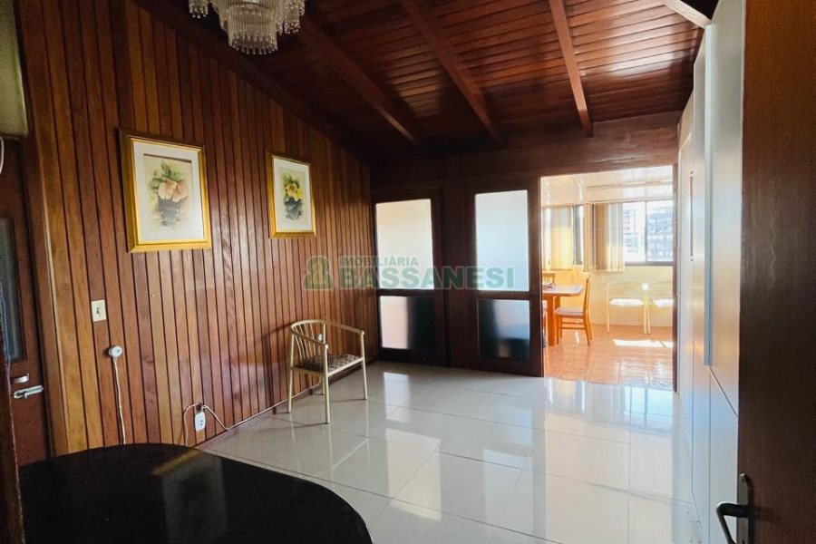 Apto Mobiliado com 262m², 3 dormitórios, 2 vagas, no bairro Centro em Caxias do Sul para Comprar