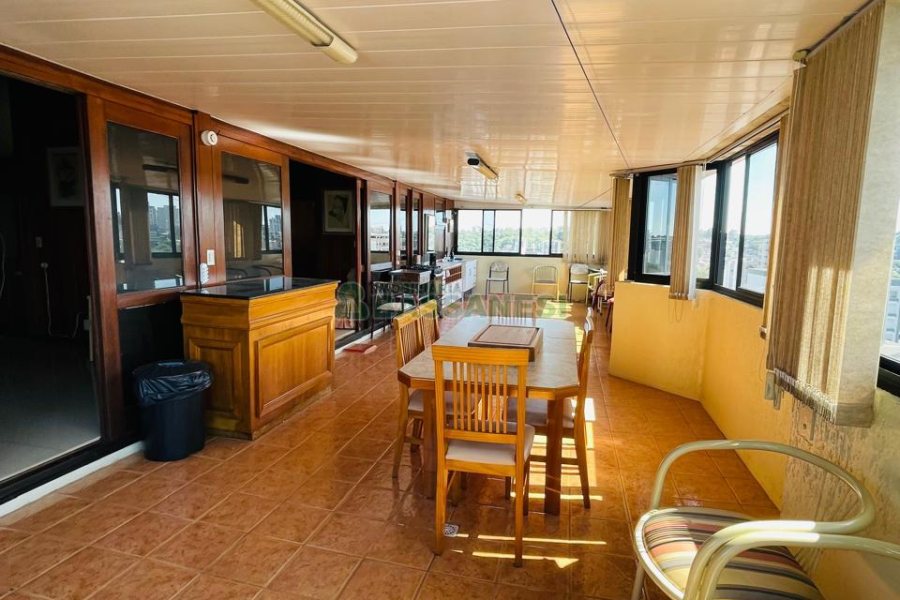 Apto Mobiliado com 262m², 3 dormitórios, 2 vagas, no bairro Centro em Caxias do Sul para Comprar