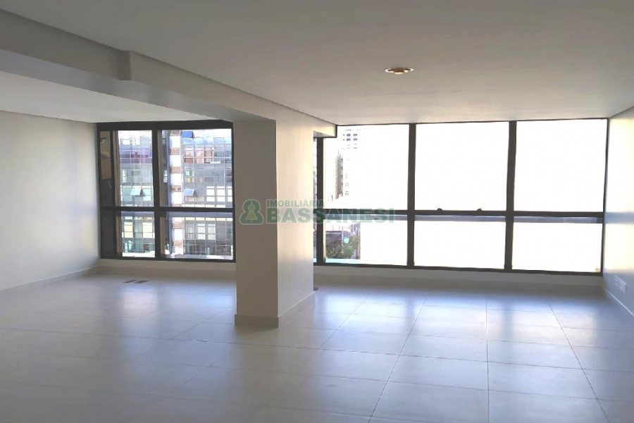 Sala com 50m², 1 vaga, no bairro Centro em Caxias do Sul para Alugar