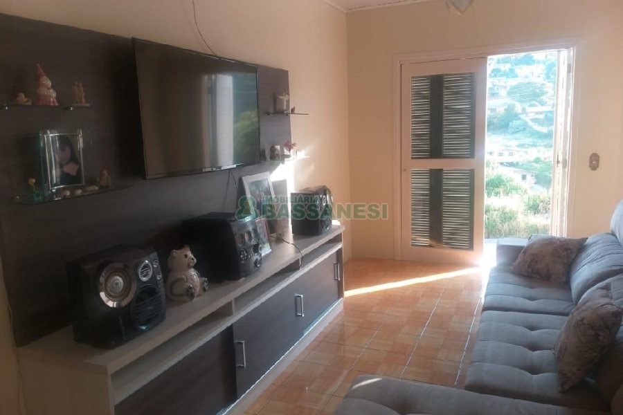 Casa com 162m², 4 dormitórios, 4 vagas, no bairro Santa Catarina em Caxias do Sul para Comprar