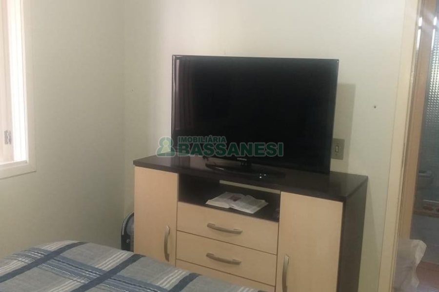 Casa com 162m², 4 dormitórios, 4 vagas, no bairro Santa Catarina em Caxias do Sul para Comprar