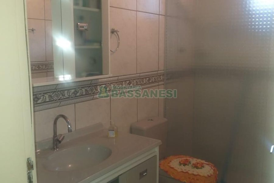 Casa com 162m², 4 dormitórios, 4 vagas, no bairro Santa Catarina em Caxias do Sul para Comprar