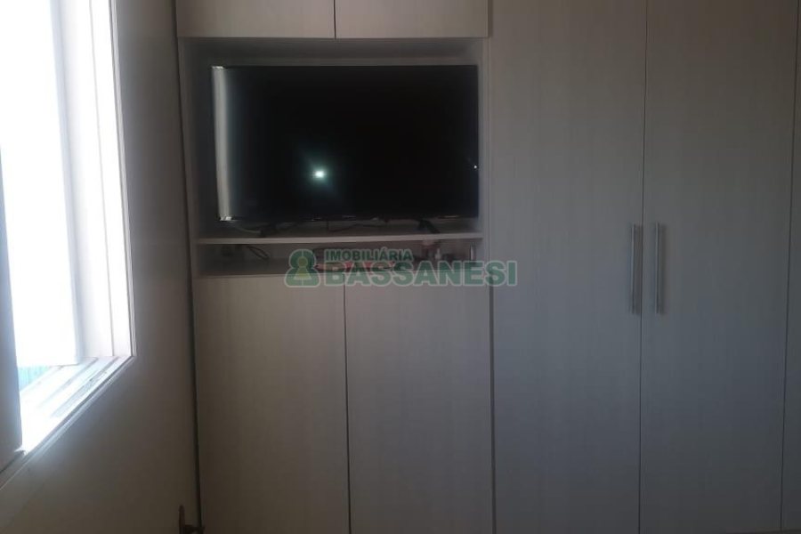 Casa com 162m², 4 dormitórios, 4 vagas, no bairro Santa Catarina em Caxias do Sul para Comprar