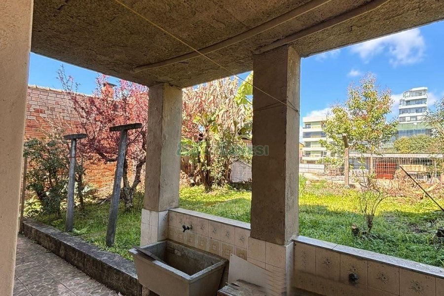 Casa com 100m², 2 dormitórios, no bairro Rio Branco em Caxias do Sul para Alugar