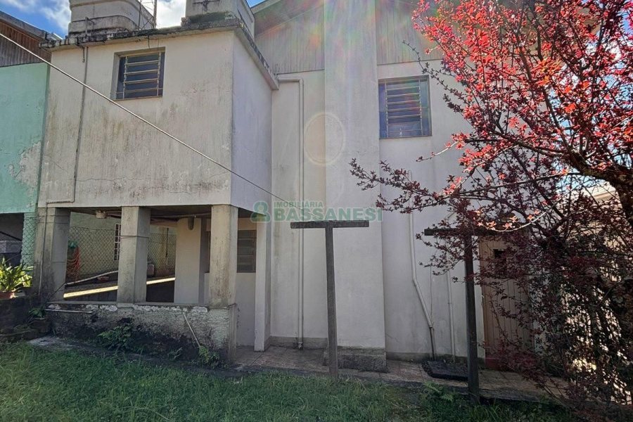 Casa com 100m², 2 dormitórios, no bairro Rio Branco em Caxias do Sul para Alugar