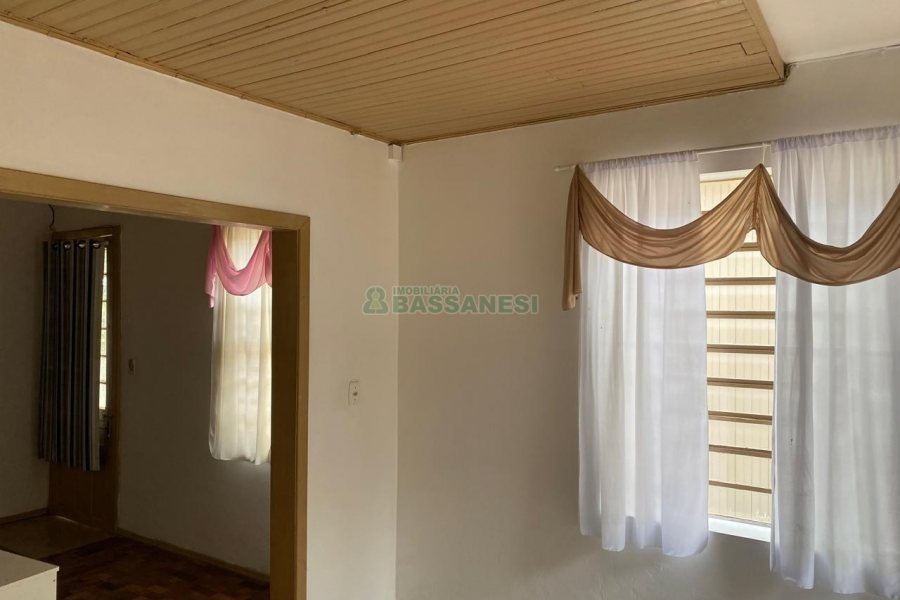 Casa com 100m², 2 dormitórios, no bairro Rio Branco em Caxias do Sul para Alugar