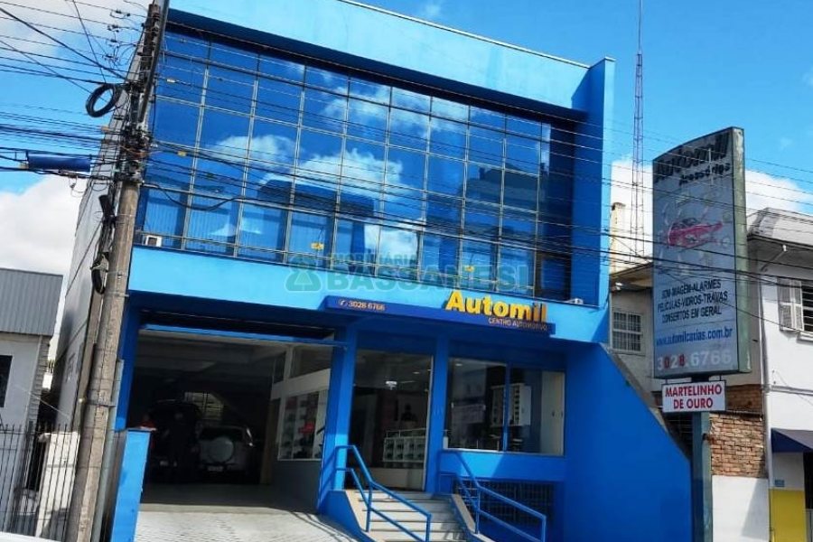 Loja com 713m², 10 vagas, no bairro Pio X em Caxias do Sul para Comprar