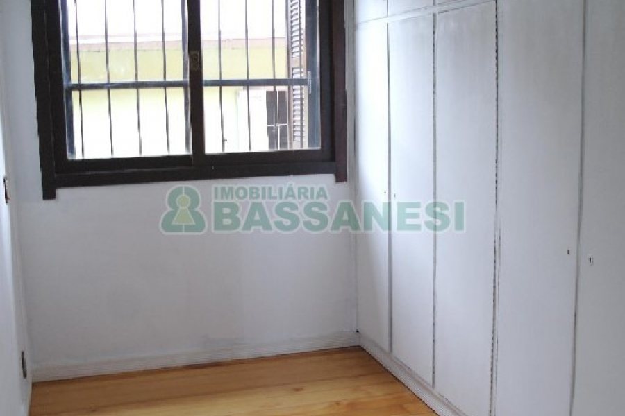 Casa com 140m², 4 dormitórios, 2 vagas, no bairro São Pelegrino em Caxias do Sul para Comprar