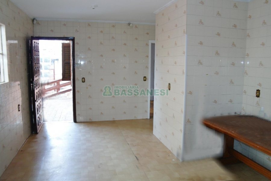 Casa com 140m², 4 dormitórios, 2 vagas, no bairro São Pelegrino em Caxias do Sul para Comprar