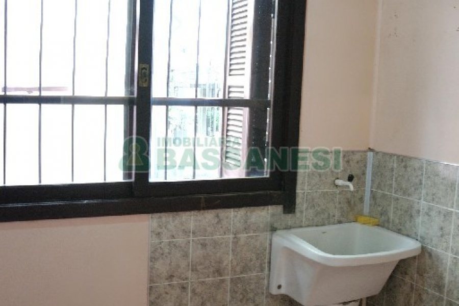 Casa com 140m², 4 dormitórios, 2 vagas, no bairro São Pelegrino em Caxias do Sul para Comprar