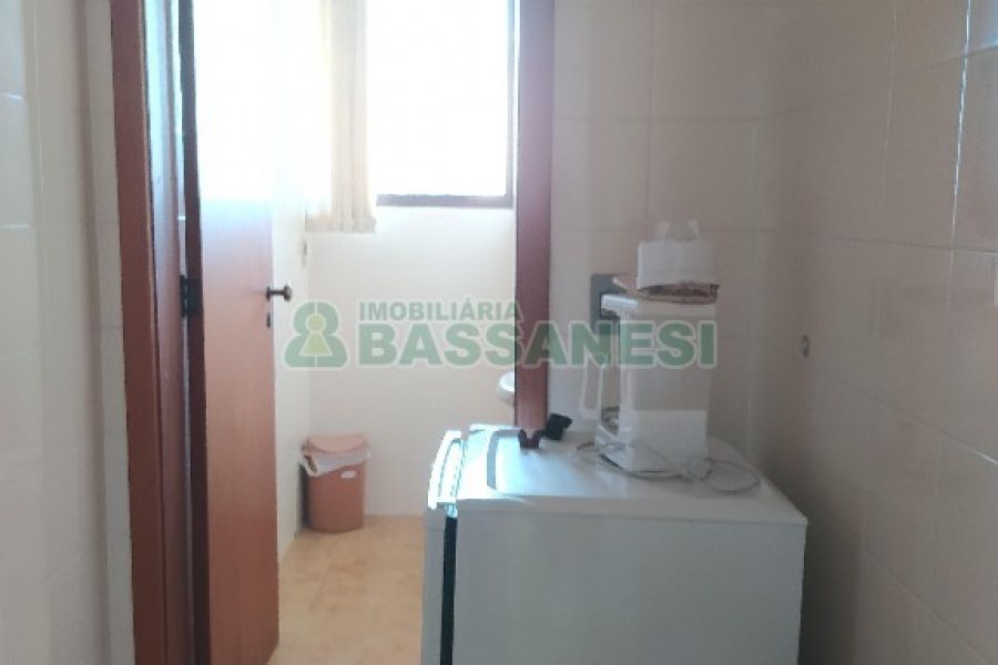 Sala com 57m², no bairro Centro em Caxias do Sul para Alugar ou Comprar