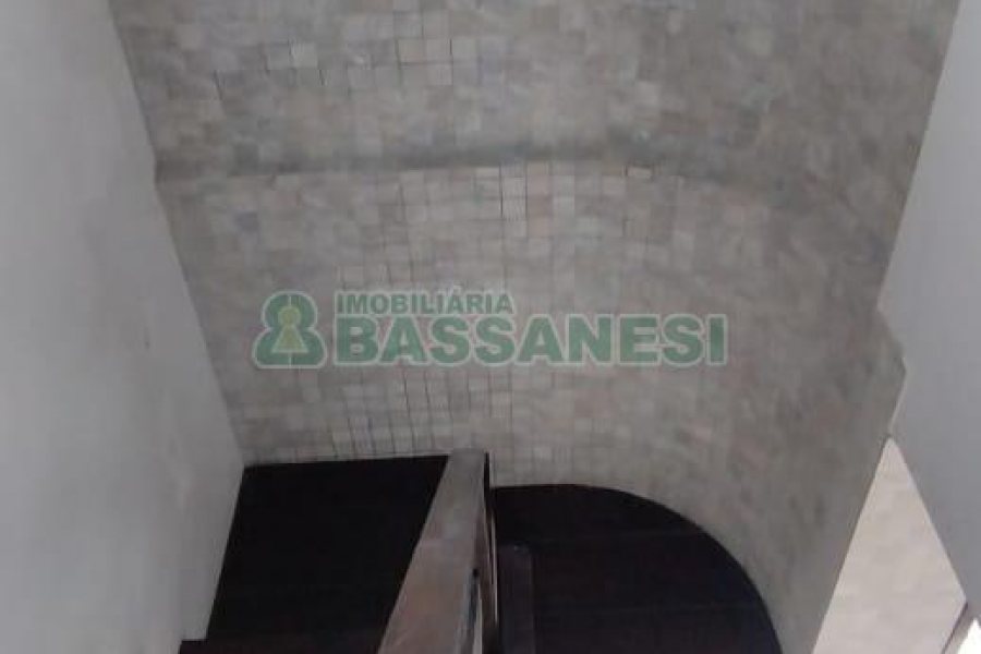 Casa com 102m², 3 dormitórios, 2 vagas, no bairro Interlagos em Caxias do Sul para Comprar
