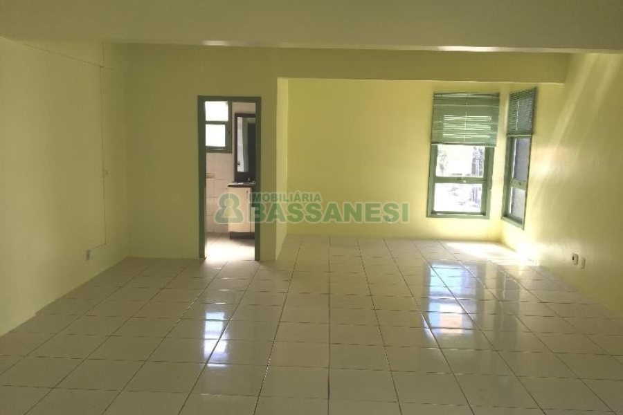 Sala com 54m², no bairro Centro em Caxias do Sul para Alugar