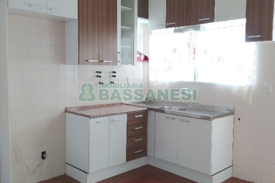 Apartamento com 85m², 3 dormitórios, 1 vaga, no bairro Sagrada Família em Caxias do Sul para Comprar
