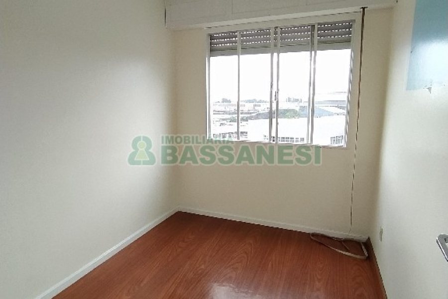 Apartamento com 85m², 3 dormitórios, 1 vaga, no bairro Sagrada Família em Caxias do Sul para Comprar