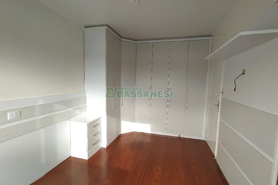 Apartamento com 85m², 3 dormitórios, 1 vaga, no bairro Sagrada Família em Caxias do Sul para Comprar