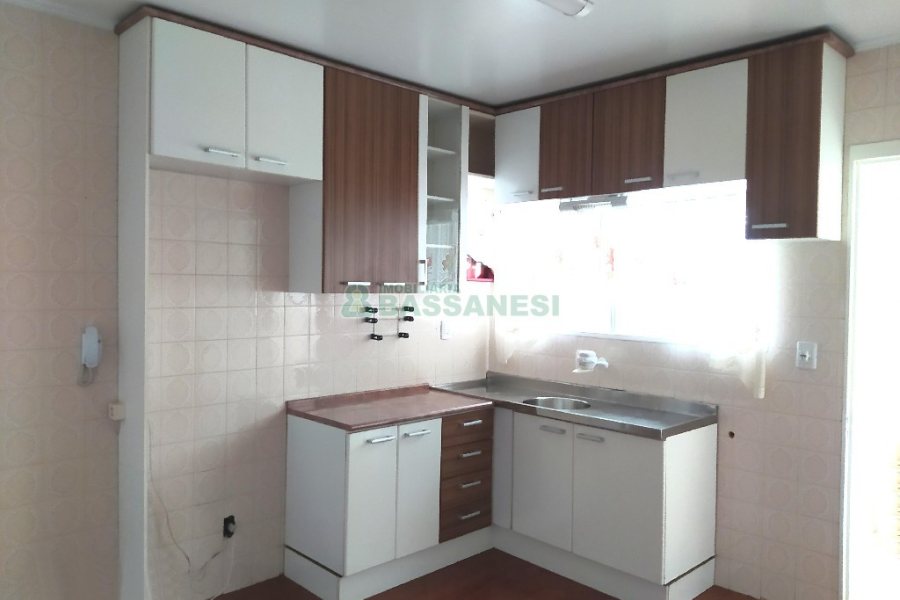 Apartamento com 85m², 3 dormitórios, 1 vaga, no bairro Sagrada Família em Caxias do Sul para Comprar