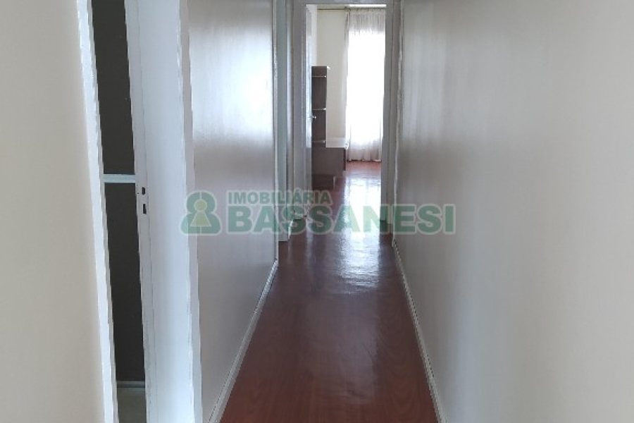 Apartamento com 85m², 3 dormitórios, 1 vaga, no bairro Sagrada Família em Caxias do Sul para Comprar