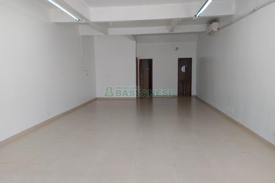 Loja com 80m², no bairro Pio X em Caxias do Sul para Alugar