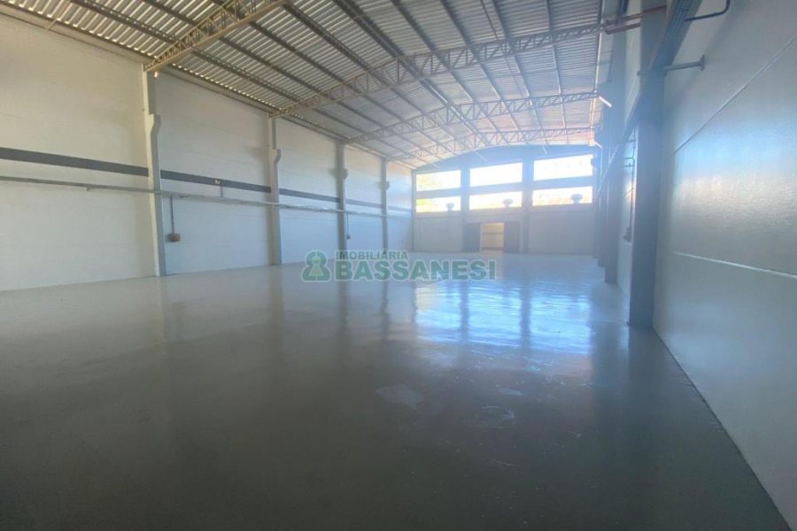 Pavilhão com 600m², no bairro Bela Vista em Caxias do Sul para Alugar