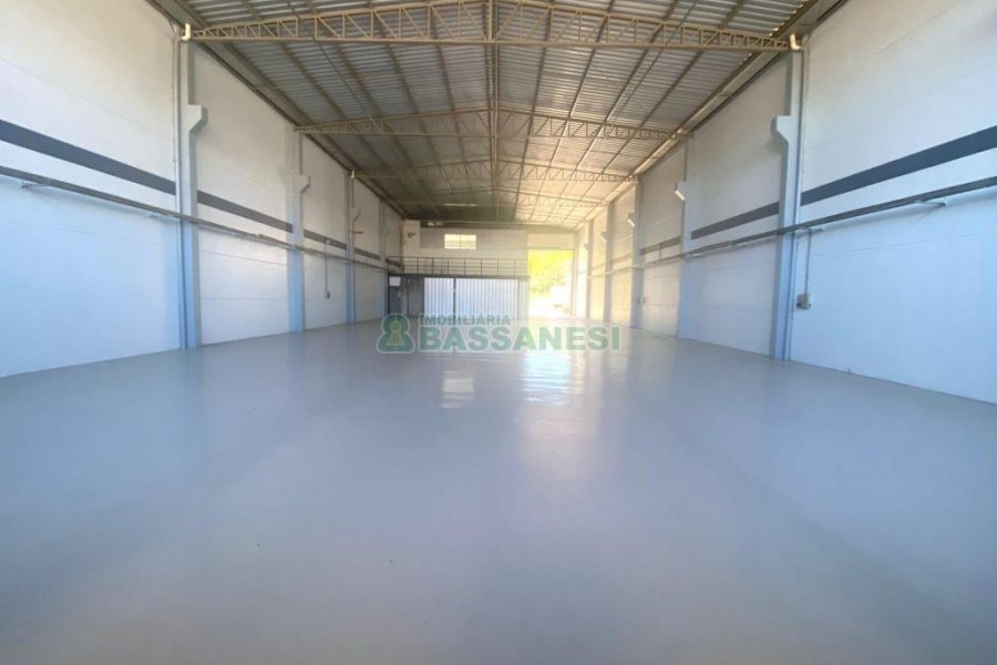 Pavilhão com 600m², no bairro Bela Vista em Caxias do Sul para Alugar