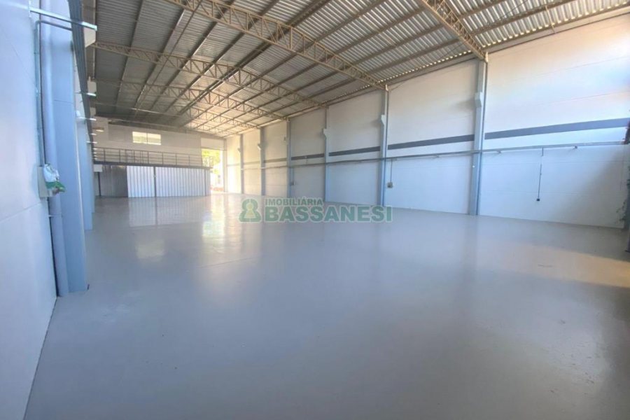 Pavilhão com 600m², no bairro Bela Vista em Caxias do Sul para Alugar