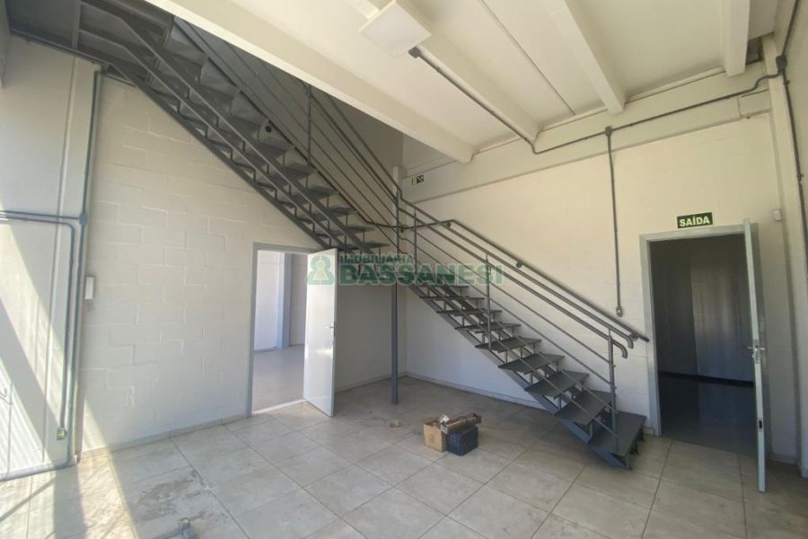 Pavilhão com 600m², no bairro Bela Vista em Caxias do Sul para Alugar